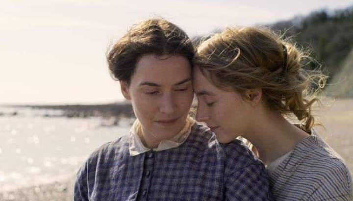 “Ammonite”: il film con Kate Winslet e Saoirse Ronan venduto in Francia e Germania – la Prima Immagine Ufficiale.