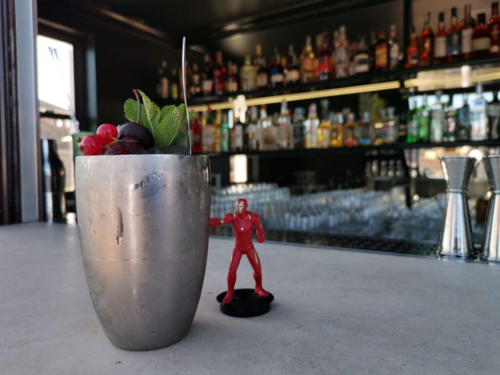 drink-IRON-MAN-GO-PUNCH-di-Nicholas-Pinna-barman-Hotel-Locarno-di-Roma