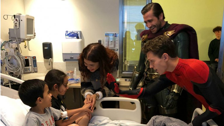 “Spider-Man”: il cast si reca in ospedale e fa una sorpresa ai bambini ricoverati – il Video.