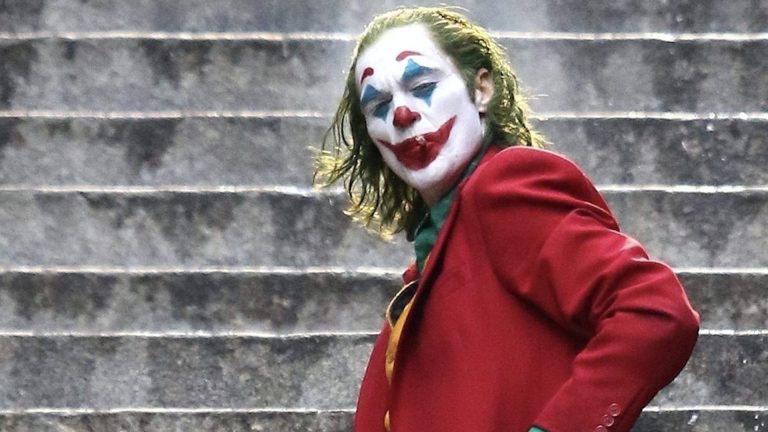 Venezia ’76: il folle sorriso di “Joker” conquista il Leone d’Oro, a Luca Marinelli la Coppa Volpi per la Miglior Interpretazione Maschile – Tutti i Vincitori