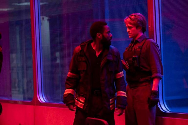 Tenet: le nuove immagini del film con Robert Pattinson e John David Washington