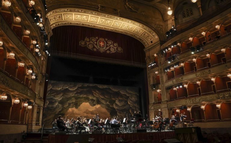 Teatro Digitale: domani alle 19.00 il concerto live streaming diretto dal Maestro Gatti