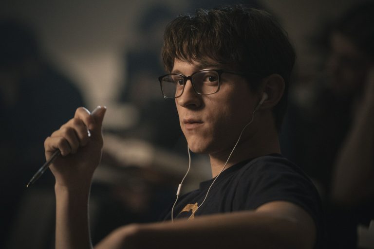 Cherry”: Tom Holland condivide le nuove immagini del film diretto dai fratelli Russo