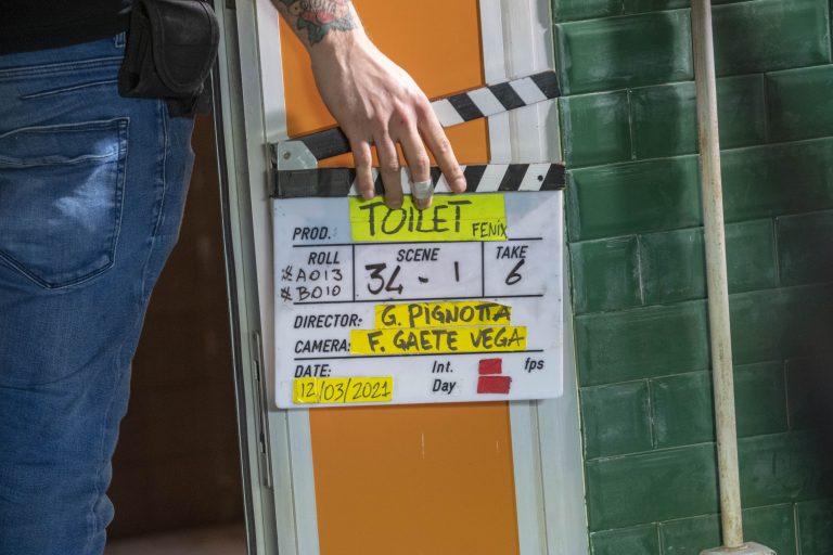 “Toilet”: terminate le riprese del one-man-movie scritto, diretto e interpretato da Gabriele Pignotta