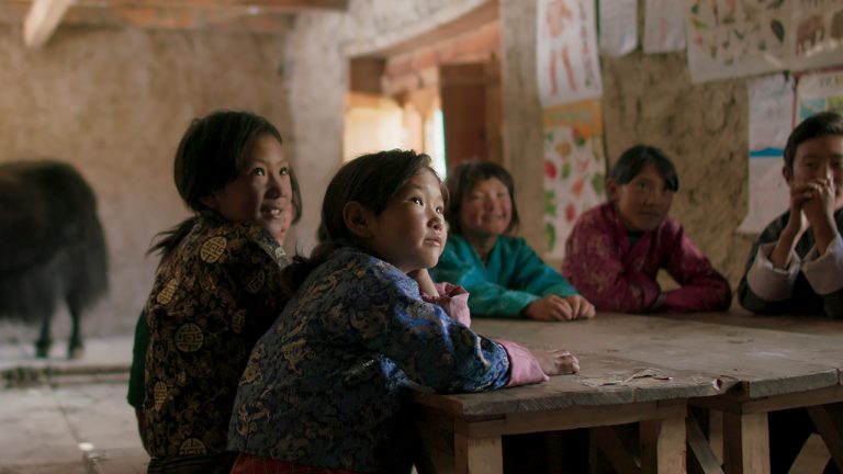 “Lunana: Il villaggio alla fine del mondo”: il Poster e il Trailer del primo film bhutanese candidato come Miglior Film Internazionale agli Oscar 2022