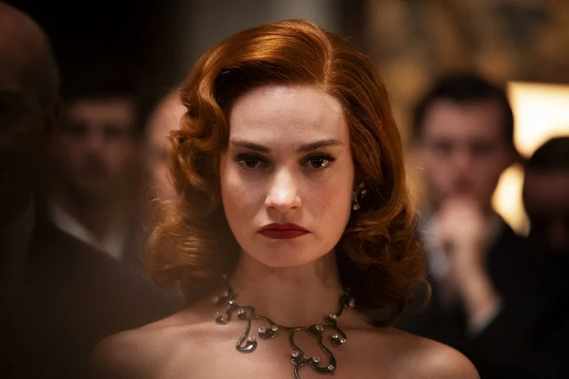 lily James in finalmente l'alba