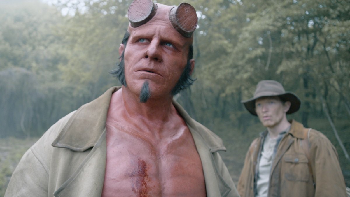 scena film Hellboy the crooked man