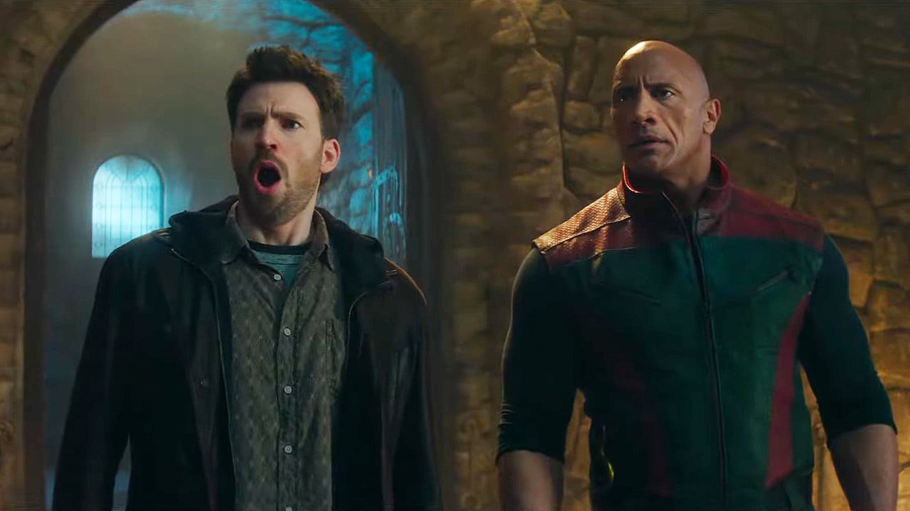 Uno Rosso: il nuovo trailer italiano del film con Dwayne Johnson e Chris Evans