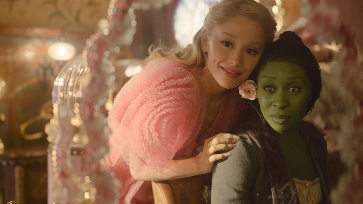 Wicked: all’interno della Shiz University Orientation con la nuova featurette