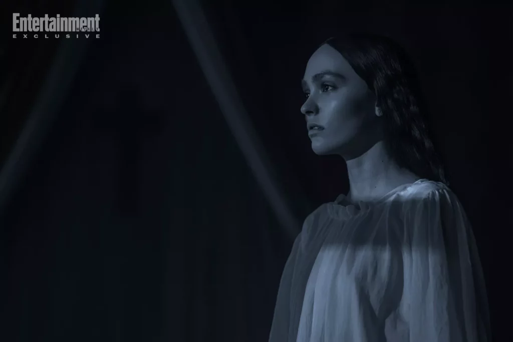 Lily-Rose Depp nel ruolo di Ellen Hutter in 'Nosferatu'. Aidan Monaghan / 2024 FOCUS CARATTERISTICHE LLC