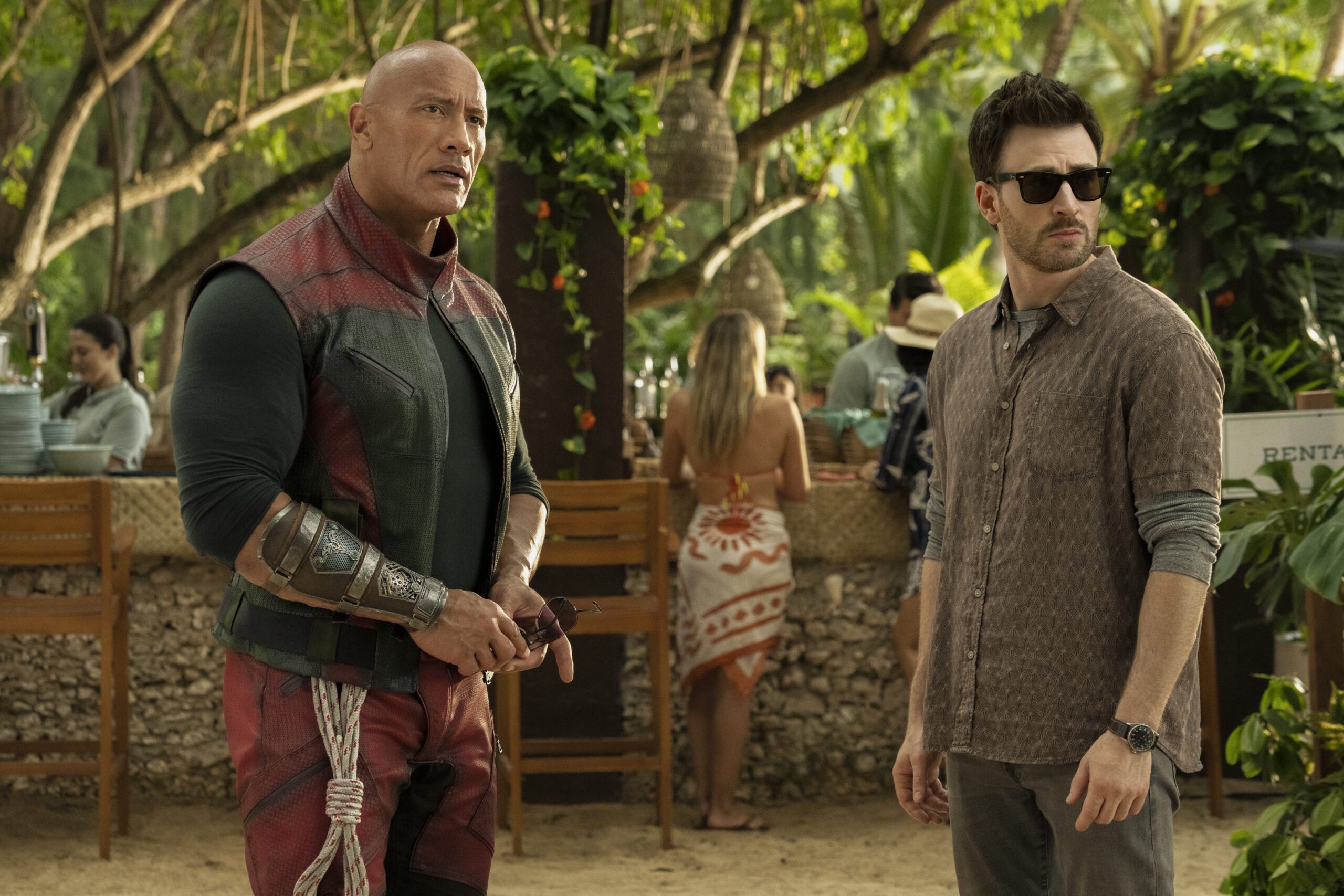 Uno Rosso con Dwayne Johnson e Chris Evans dal 12 dicembre su Prime Video