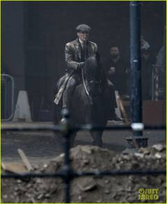 cillian-murphy-rebecca-ferguson-peaky-blinders-set-06