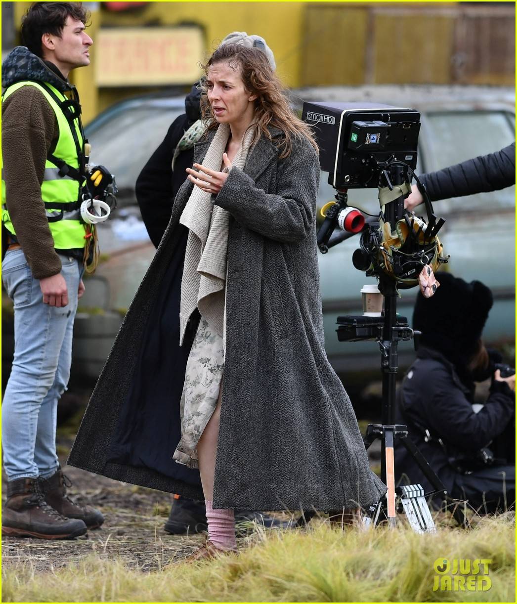 jodie-comer-28-years-later-set-photos-034