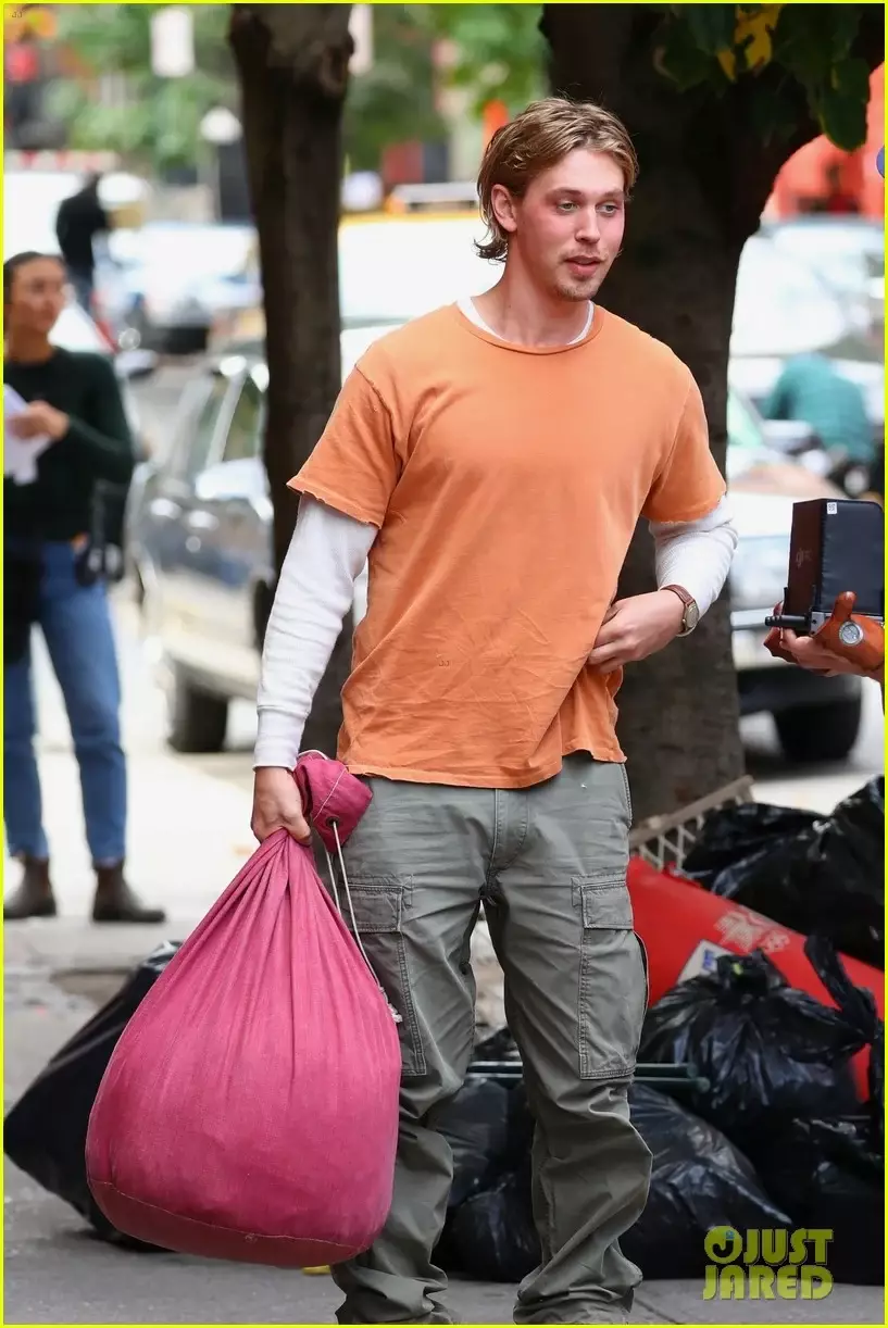 immagine austin butler set caught stealing