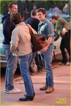 jeremy-allen-white-as-bruce-springsteen-on-set-18