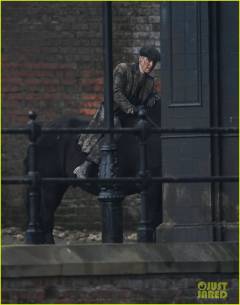 cillian-murphy-rebecca-ferguson-peaky-blinders-set-20