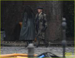 cillian-murphy-rebecca-ferguson-peaky-blinders-set-45