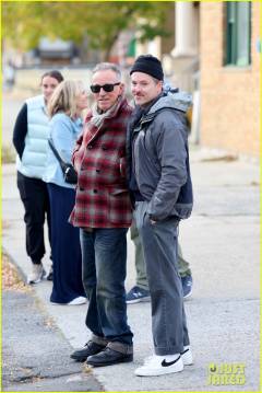 bruce-springsteen-visits-jeremy-allen-white-on-deliver-me-from-nowhere-set-in-nj-16