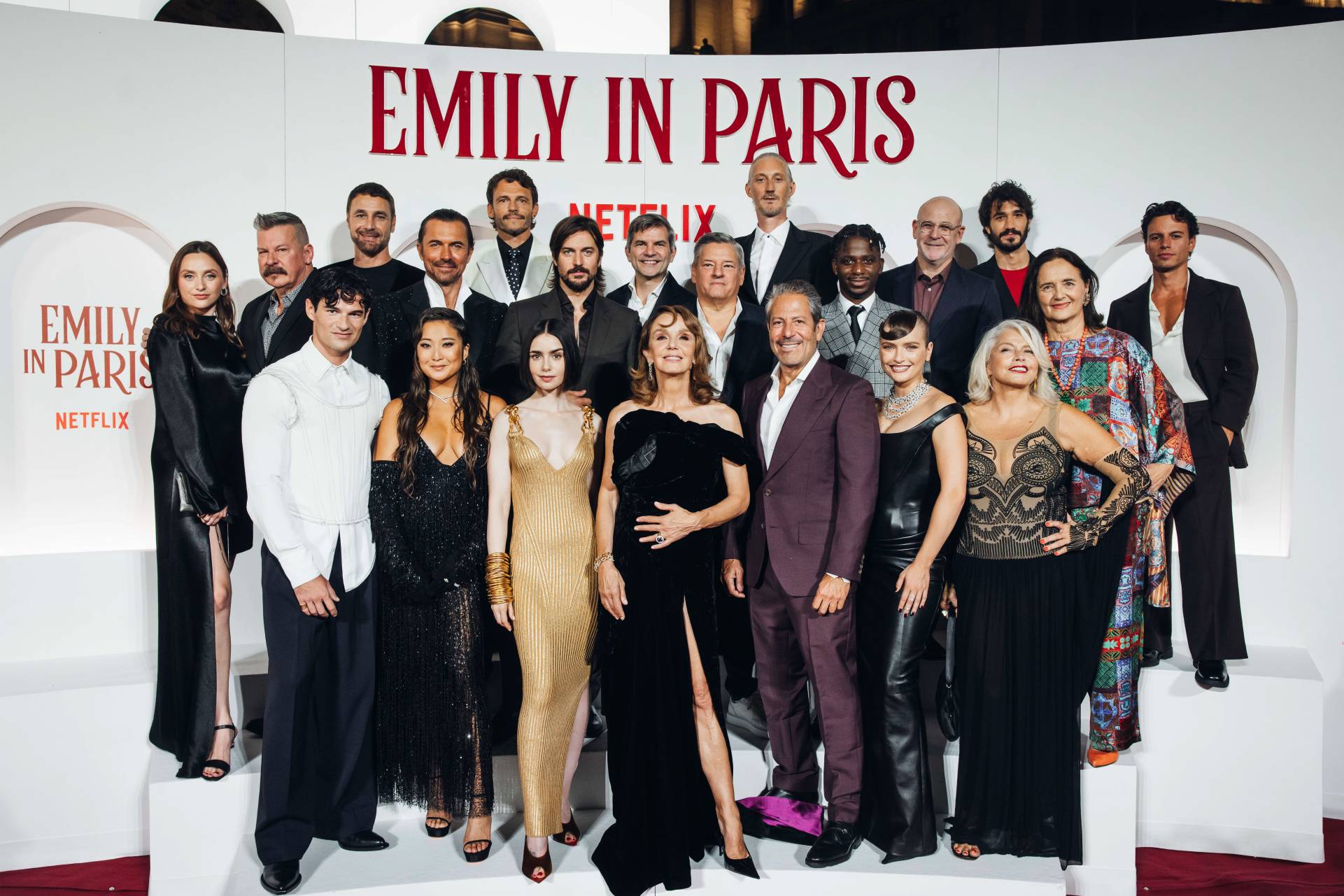 foto globale première emily in paris 4