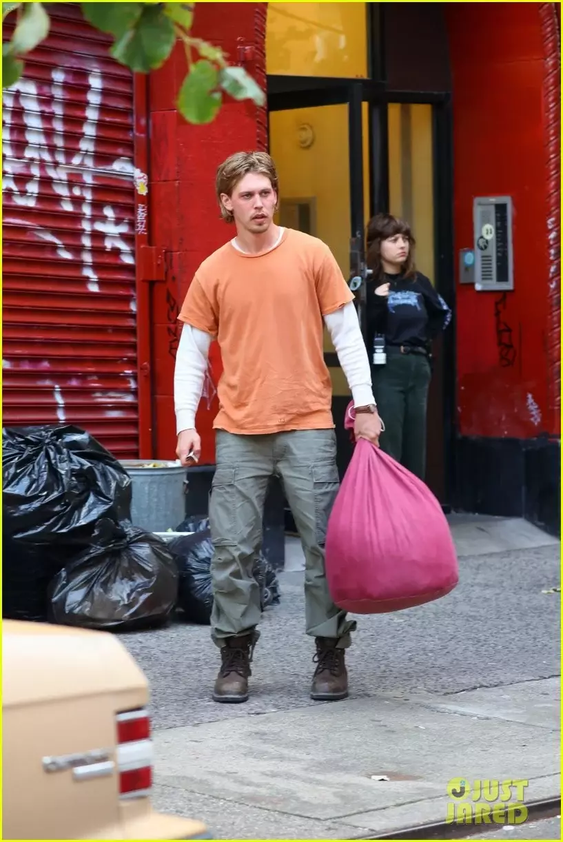 immagine austin butler set caught stealing