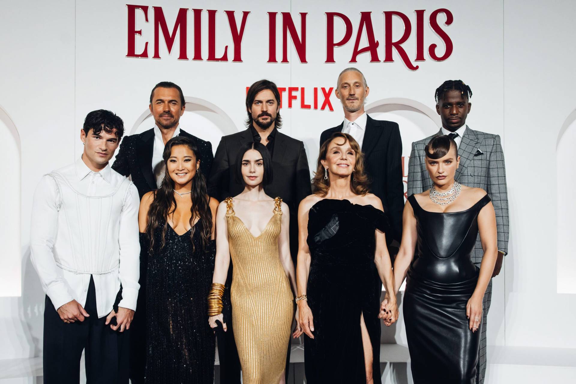 foto globale première emily in paris 4