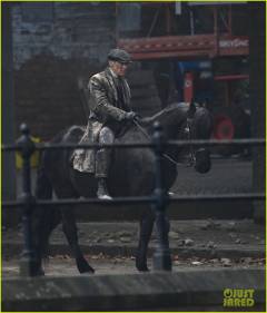 cillian-murphy-rebecca-ferguson-peaky-blinders-set-17