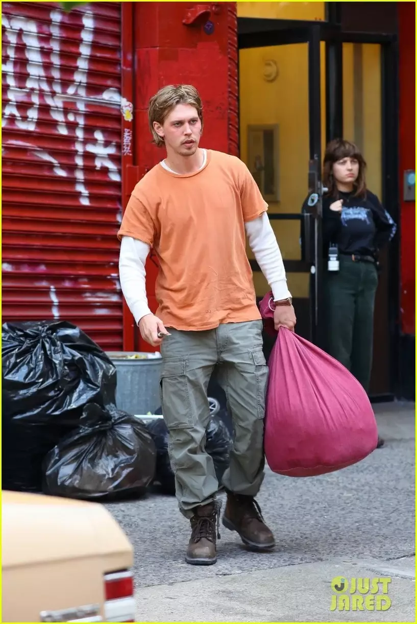 immagine austin butler set caught stealing