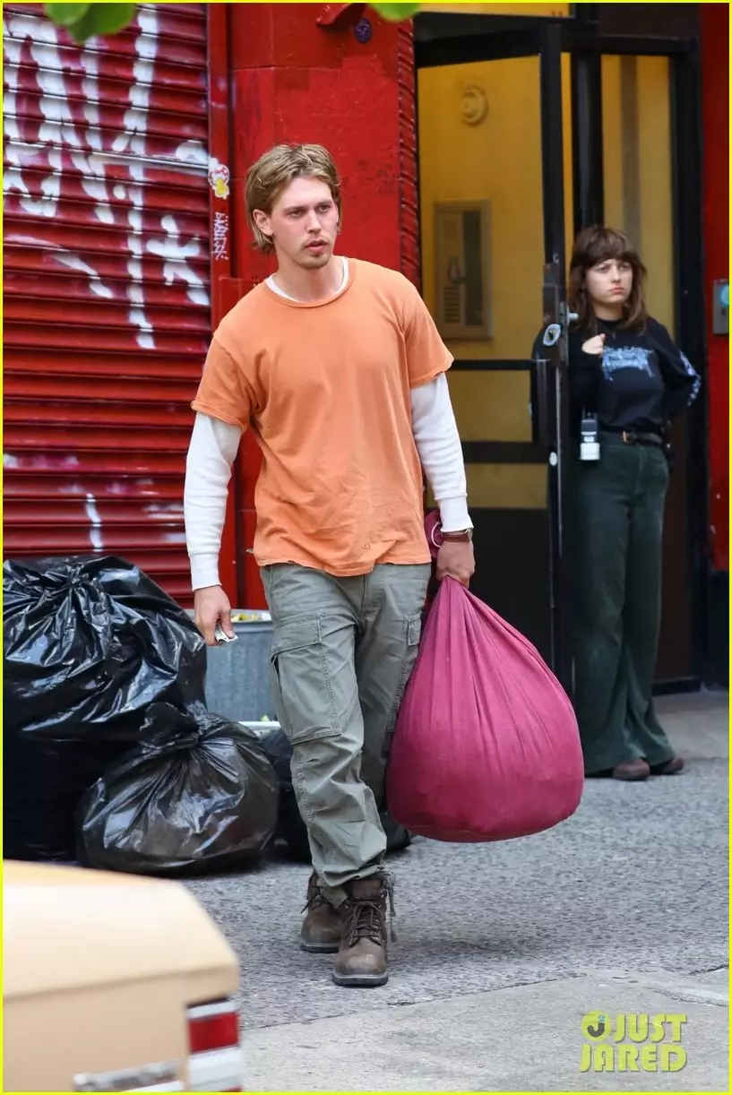 immagine austin butler set caught stealing