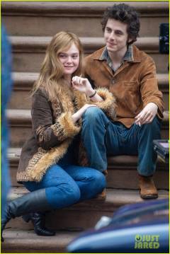 timothee-chalamet-elle-fanning-get-cozy-on-a-complete-unknown-in-hoboken-05 (1)