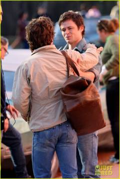 jeremy-allen-white-as-bruce-springsteen-on-set-35