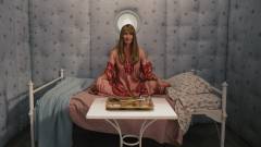 Palm_Royale_Photo_020204.jpg.photo_modal_show_home_large