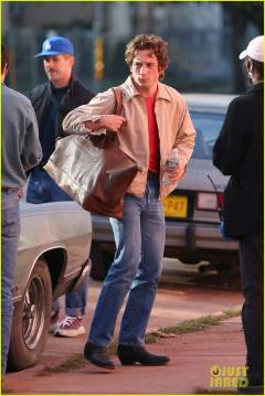 jeremy-allen-white-as-bruce-springsteen-on-set-36