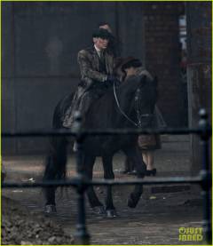 cillian-murphy-rebecca-ferguson-peaky-blinders-set-12